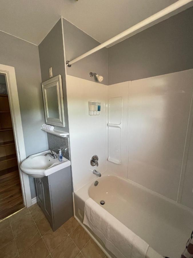 Auberge Restwell Motel Berrys Mills Ngoại thất bức ảnh